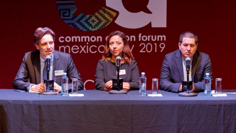 De izquierda a derecha, Guillaume Long, la abogada de derechos humanos Renata Ávila y el ex ministro de Conocimiento ecuatoriano Andrés Arauz./Rodrigo Espinoza/CAF-CDMX De izquierda a derecha, Guillaume Long, la abogada de derechos humanos Renata Ávila y el ex ministro de Conocimiento ecuatoriano Andrés Arauz./Rodrigo Espinoza/CAF-CDMX