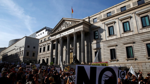 Los manifestantes, a su paso por el Congreso. REUTERS/Susana Vera