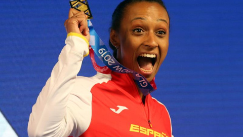 Gold medalist Ana Peleteiro of Spain reacts during the award ceremony for the women's triple jump at the 35th European Athletics Indoor Championships, Glasgow, Britain, 03 March 2019. (Triple salto, España) EFE/EPA/ROBERT PERRY Gold medalist Ana Peleteiro of Spain reacts during the award ceremony for the women's triple jump at the 35th European Athletics Indoor Championships, Glasgow, Britain, 03 March 2019. (Triple salto, España) EFE/EPA/ROBERT PERRY