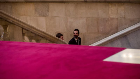 El president de la Cámara catalana, Roger Torrent, se dirige a la reunión de la Mesa. EFE El president de la Cámara catalana, Roger Torrent, se dirige a la reunión de la Mesa. EFE