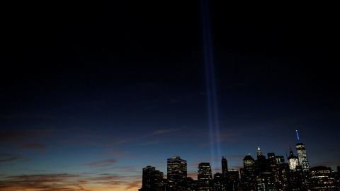 El Tributo de Luz brilla en el 15 aniversario de los ataques del 11-S en Manhattan, Nueva York, EE.UU. REUTERS/Andrew Kelly