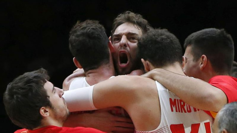 Los jugadores de la selección española celebran su triunfo ante Francia. - EFE Los jugadores de la selección española celebran su triunfo ante Francia. - EFE