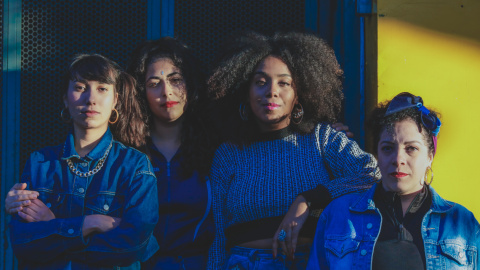 El col·lectiu Feminine HI-FI amb Aghata Saan posa de relleu el paper de les dones en la cultura sound system de Jamaica. El col·lectiu Feminine HI-FI amb Aghata Saan posa de relleu el paper de les dones en la cultura sound system de Jamaica.