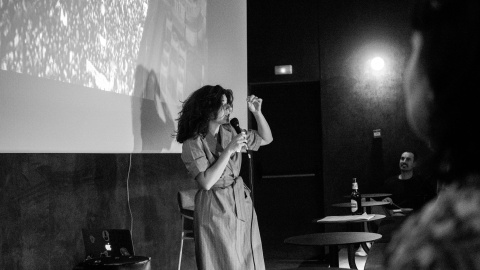 Nerea Pérez de las heras, durante la presentación de su libro 'Feminismo para torpes' en la Sala Equis de Madrid. Nerea Pérez de las heras, durante la presentación de su libro 'Feminismo para torpes' en la Sala Equis de Madrid.