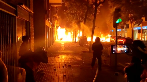 Incendian coches en la manifestación de Barcelona Incendian coches en la manifestación de Barcelona