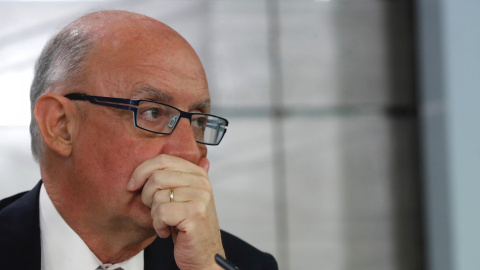 El ministro de Hacienda Cristóbal Montoro, en la rueda prensa tras la reunión del Consejo de Ministros, en el Palacio de la Moncloa. EFE/Ángel DÍaz El ministro de Hacienda Cristóbal Montoro, en la rueda prensa tras la reunión del Consejo de Ministros, en el Palacio de la Moncloa. EFE/Ángel DÍaz