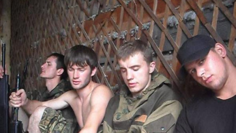 Algunos de los 'partisanos de Primoria' en una captura de un vídeo subido a Internet. Algunos de los 'partisanos de Primoria' en una captura de un vídeo subido a Internet.