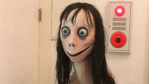 Momo, protagonista de un bulo de las redes sociales. Momo, protagonista de un bulo de las redes sociales.