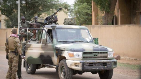 Imagen de archivo de soldados patrullando la localidad de Ansongo, en Mali. EFE Archivo Imagen de archivo de soldados patrullando la localidad de Ansongo, en Mali. EFE Archivo