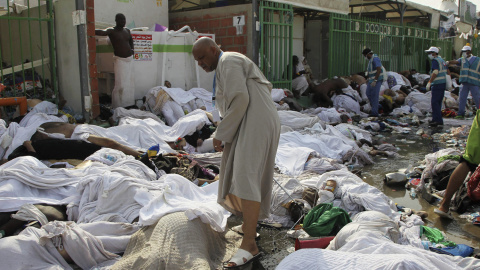 Vista de algunos de los 717 peregrinos que han muerto debido a una estampida en las afueras de la ciudad saudí de La Meca, Arabia Saudí.- EFE/