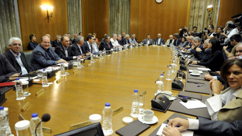 El primer ministro griego, Alexis Tsipras, en la primera reunión de su gabinete tras las elecciones del pasado día 20 de septiembre. REUTERS/Michalis Karagiannis El primer ministro griego, Alexis Tsipras, en la primera reunión de su gabinete tras las elecciones del pasado día 20 de septiembre. REUTERS/Michalis Karagiannis