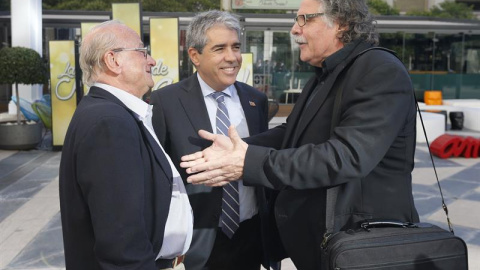 El exconseller Francesc Homs,, junto al diputado de ERC Joan Tardá, antes de entrar al Tribunal Supremo. EFE/Juan Carlos Hidalgo El exconseller Francesc Homs,, junto al diputado de ERC Joan Tardá, antes de entrar al Tribunal Supremo. EFE/Juan Carlos Hidalgo