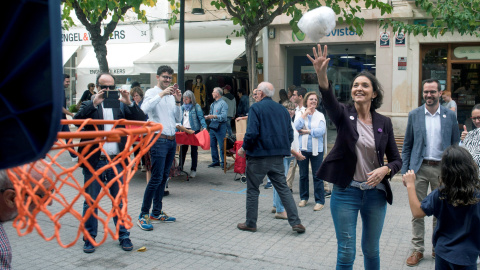 02/11/2019.- La ministra de Industria en funciones, Reyes Maroto (c), y la secretaria general de los socialistas de Baleares, Francina Armengol, participan un acto de campaña en Mahón con ocasión de las elecciones generales del 10-N.-EFE 02/11/2019.- La ministra de Industria en funciones, Reyes Maroto (c), y la secretaria general de los socialistas de Baleares, Francina Armengol, participan un acto de campaña en Mahón con ocasión de las elecciones generales del 10-N.-EFE