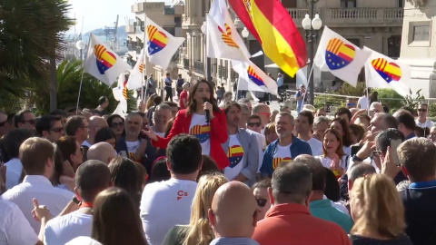 Arrimadas avisa a Sánchez: "Empieza a oler aquà a AndalucÃa" Arrimadas avisa a Sánchez: "Empieza a oler aquà a AndalucÃa"