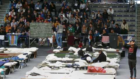 Refugiados en la ciudad alemana de Hanau el pasado jueves. REUTERS/Kai Pfaffenbach Refugiados en la ciudad alemana de Hanau el pasado jueves. REUTERS/Kai Pfaffenbach