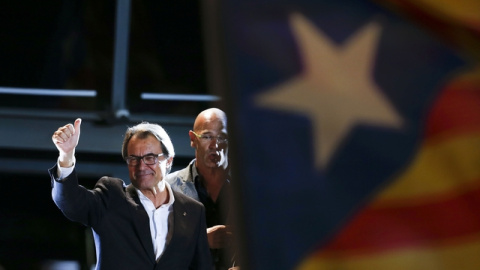 Artur Mas celebrando los resultados de Junts pel Sí./ REUTERS Artur Mas celebrando los resultados de Junts pel Sí./ REUTERS