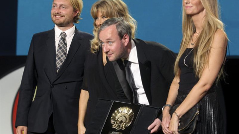 Rúnarsson (2d), tras recibir la Concha de Oro. EFE/Juan Herrero Rúnarsson (2d), tras recibir la Concha de Oro. EFE/Juan Herrero