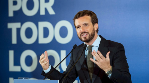 05/11/2019 - El líder del PP, Pablo Casado, en un mitin en Santander, / EFE - PEDRO PUENTE HOYOS
