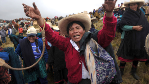 Una mujer andina protesta por el proyecto de la mina Conga en Cajamarca, Perú, en 2011. AFP Una mujer andina protesta por el proyecto de la mina Conga en Cajamarca, Perú, en 2011. AFP