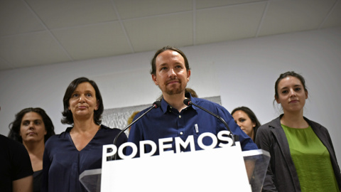 El Secretario General de Podemos, Pablo Iglesias, durante la rueda de prensa que ha ofrecido en la sede de la formación en Madrid, valorando los resultados en las elecciones catalanas. EFE / Fernando Villar. El Secretario General de Podemos, Pablo Iglesias, durante la rueda de prensa que ha ofrecido en la sede de la formación en Madrid, valorando los resultados en las elecciones catalanas. EFE / Fernando Villar.