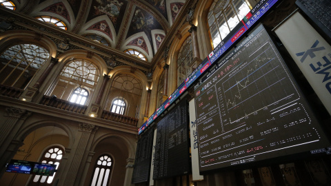Vista de un panel de la Bolsa de Madrid. EFE/Javier Lizón. Vista de un panel de la Bolsa de Madrid. EFE/Javier Lizón.