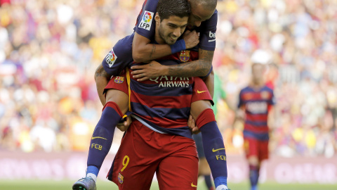 Neymar celebra con Luis Suárez el segundo gol del uruguayo contra Las Palmas. /REUTERS Neymar celebra con Luis Suárez el segundo gol del uruguayo contra Las Palmas. /REUTERS