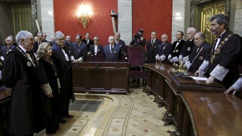 La nueva fiscal general del Estado, Consuelo Madrigal, durante el acto de toma posesión de su cargo en el Salón de Plenos del Tribunal Supremo. EFE/SERGIO BARRENECHEA La nueva fiscal general del Estado, Consuelo Madrigal, durante el acto de toma posesión de su cargo en el Salón de Plenos del Tribunal Supremo. EFE/SERGIO BARRENECHEA