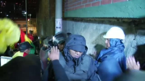 Crece la tensión en Bolivia tras los motines de varias unidades policiales Crece la tensión en Bolivia tras los motines de varias unidades policiales