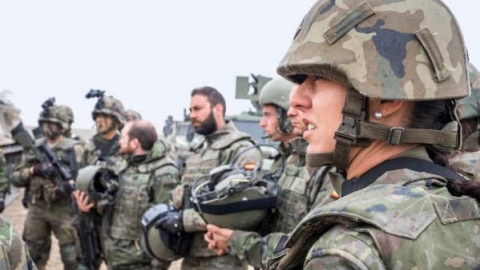 Militares del Ejército de Tierra durante el ejercicio 'Trident Juncture' de la OTAN. MDE-BITIERRA Militares del Ejército de Tierra durante el ejercicio 'Trident Juncture' de la OTAN. MDE-BITIERRA