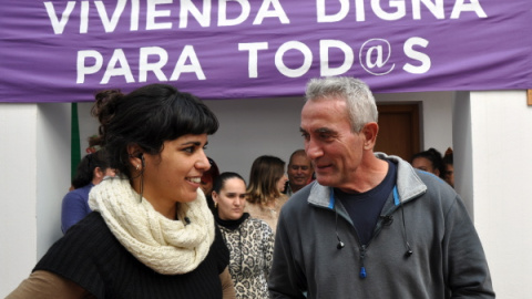 La eurodiputada de Podemos Teresa Rodríguez, junto a Diego Cañamero. -EFE La eurodiputada de Podemos Teresa Rodríguez, junto a Diego Cañamero. -EFE