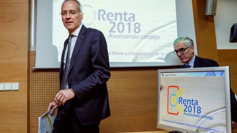 El director general de la Agencia Estatal de Administración Tributaria (AEAT), Jesús Gascón Catalán (i), junto al director del departamento de Gestión Tributaria, Gonzalo David García de Castro (d), presentan la Campaña de Renta 2018. EFE/E El director general de la Agencia Estatal de Administración Tributaria (AEAT), Jesús Gascón Catalán (i), junto al director del departamento de Gestión Tributaria, Gonzalo David García de Castro (d), presentan la Campaña de Renta 2018. EFE/E