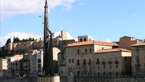 Monumento franquista en Tortosa. Monumento franquista en Tortosa.