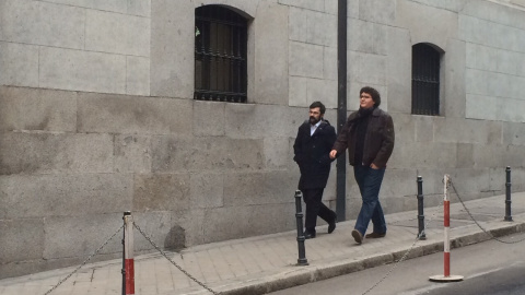 Facu Díaz llega a la Audiencia Nacional acompañado por su abogado. / GUILLERMO GUZMÁN Facu Díaz llega a la Audiencia Nacional acompañado por su abogado. / GUILLERMO GUZMÁN