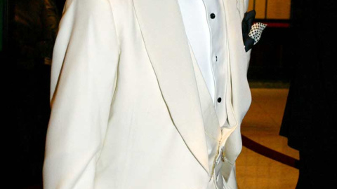 Tom Wolfe, con su icónico traje blanco, en una imagen de 2005. | REUTERS Tom Wolfe, con su icónico traje blanco, en una imagen de 2005. | REUTERS