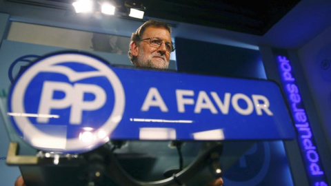 El líder del PP, Mariano Rajoy, durante la rueda de prensa ofrecida tras el Comité Ejecutivo Nacional del partido reunido hoy en la sede de la calle Génova, en Madrid, para analizar los resultados de las elecciones vascas y gallegas. EFE/J. El líder del PP, Mariano Rajoy, durante la rueda de prensa ofrecida tras el Comité Ejecutivo Nacional del partido reunido hoy en la sede de la calle Génova, en Madrid, para analizar los resultados de las elecciones vascas y gallegas. EFE/J.