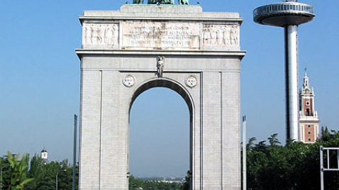 Arco de la Victoria situado en la entrada a la Ciudad Universitaria de Madrid.- Asociación Foro por la Memoria democrática Arco de la Victoria situado en la entrada a la Ciudad Universitaria de Madrid.- Asociación Foro por la Memoria democrática