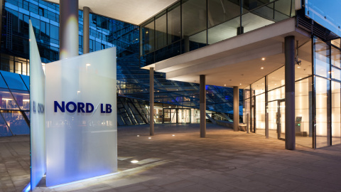 Entrada de la sede del banco Norddeutsche Landesbank, conocido como NordLB, en Hannover, Alemania. Entrada de la sede del banco Norddeutsche Landesbank, conocido como NordLB, en Hannover, Alemania.