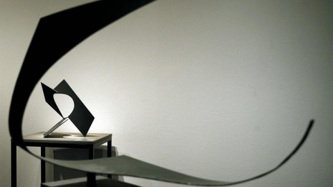 La Fundación Catalunya-La Pedrera ha presentado hoy la exposición "Oteiza. La desocupación del espacio", muestra que efectúa un recorrido por todas las etapas del trabajo del artista vasco, uno de los referentes de la escultura de la segund