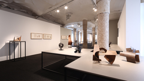 La Fundación Catalunya-La Pedrera ha presentado hoy la exposición "Oteiza. La desocupación del espacio", muestra que efectúa un recorrido por todas las etapas del trabajo del artista vasco, uno de los referentes de la escultura de la segund