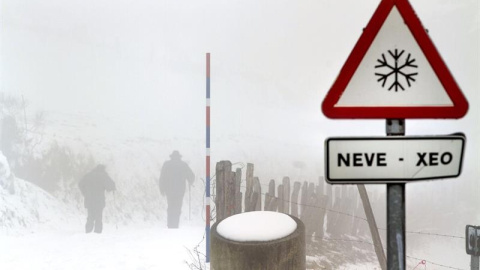 Dos personas suben a pie al albergue de los Ancares y Tres Obispos (Lugo) que permanecía hoy cubierto de nieve debido al temporal de frío que afecta a Galicia y gran parte de la península. EFE/Eliseo Trigo
