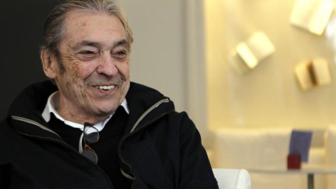 Fotografía de archivo fechada el 25 de abril de 2016 que muestra al cantautor argentino Alberto Cortez./EFE Fotografía de archivo fechada el 25 de abril de 2016 que muestra al cantautor argentino Alberto Cortez./EFE