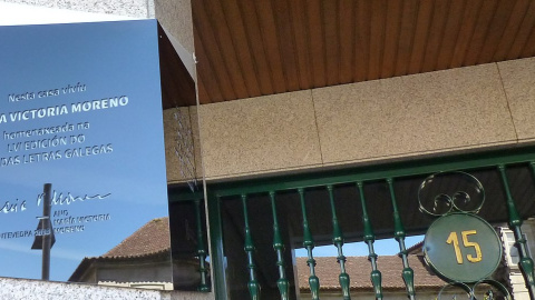 Placa en la vivienda de Pontevedra donde vivió María Victoria Moreno. WIKIPEDIA Placa en la vivienda de Pontevedra donde vivió María Victoria Moreno. WIKIPEDIA