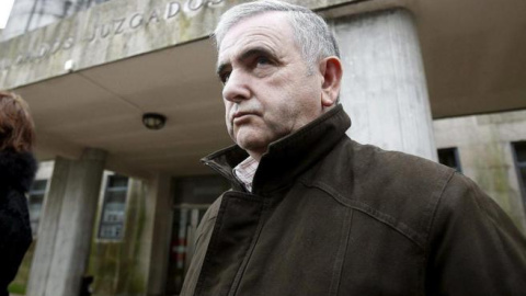 El autor confeso del robo del Códice Calixtino frente a los Juzgados de Santiago de Compostela. EFE El autor confeso del robo del Códice Calixtino frente a los Juzgados de Santiago de Compostela. EFE