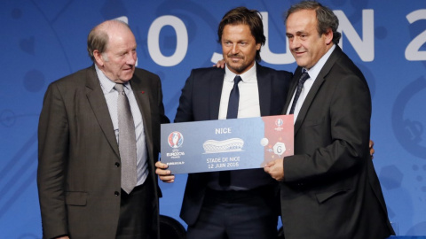 El exjugador de fútbol francés Daniel Bravo(centro), en una imagen de archivo. / AFP El exjugador de fútbol francés Daniel Bravo(centro), en una imagen de archivo. / AFP