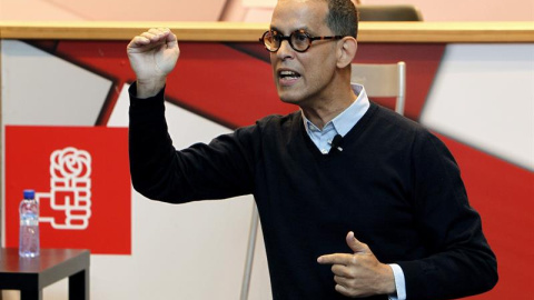 El secretario de Movimientos Sociales del PSOE, Pedro Zerolo, en un acto del partido, la semana pasada, en Zaragoza. EFE El secretario de Movimientos Sociales del PSOE, Pedro Zerolo, en un acto del partido, la semana pasada, en Zaragoza. EFE