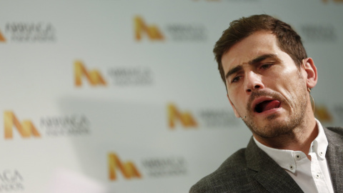 Iker Casillas en una rueda de prensa este lunes en Madrid./ REUTERS/Susana Vera