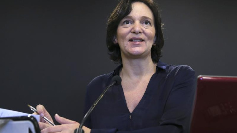 La secretaria de Análisis Político de Podemos, Carolina Bescansa, durante la rueda de prensa de este lunes. EFE La secretaria de Análisis Político de Podemos, Carolina Bescansa, durante la rueda de prensa de este lunes. EFE