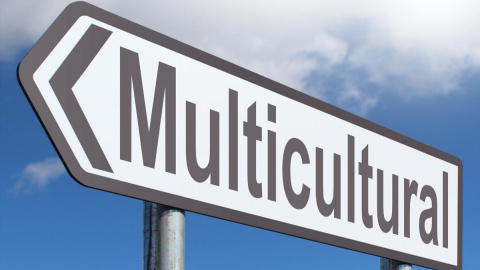 La multiculturalidad se asienta en España con la hibridación de autóctonos y migrantes, que ya suman más de 670.000 parejas mixtas. La multiculturalidad se asienta en España con la hibridación de autóctonos y migrantes, que ya suman más de 670.000 parejas mixtas.