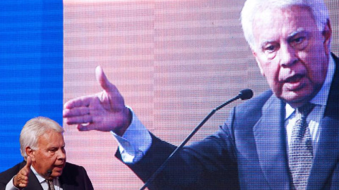 El expresidente del Gobierno Español Felipe González interviene en el quinto seminario "Liderazgo en tiempos de crisis" hoy, miércoles 28 de septiembre de 2016, en Santiago (Chile). EFE/Mario Ruiz El expresidente del Gobierno Español Felipe González interviene en el quinto seminario "Liderazgo en tiempos de crisis" hoy, miércoles 28 de septiembre de 2016, en Santiago (Chile). EFE/Mario Ruiz