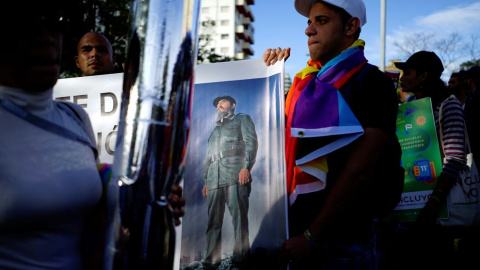 Los asistentes reivindicaron también la figura de Fidel Castro. (REUTERS)